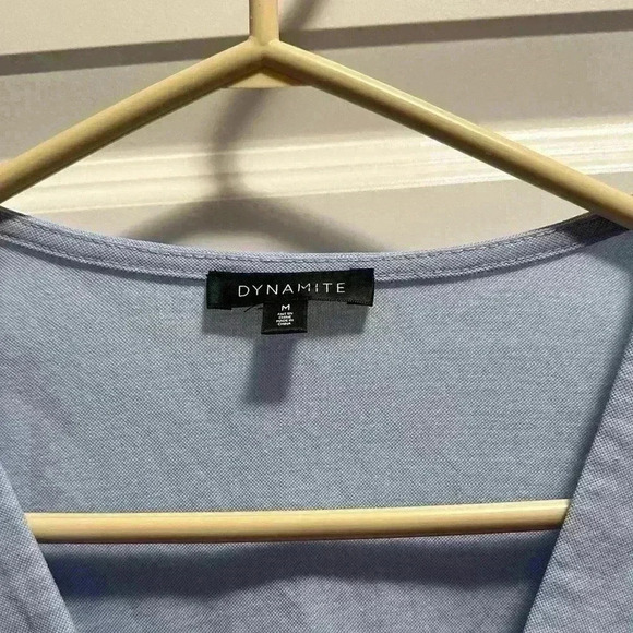 Dynamite Women’s Blue Denim Jean Tie Bottom Buttons Long Sleeve Top Size Medium - Picture 3 of 3